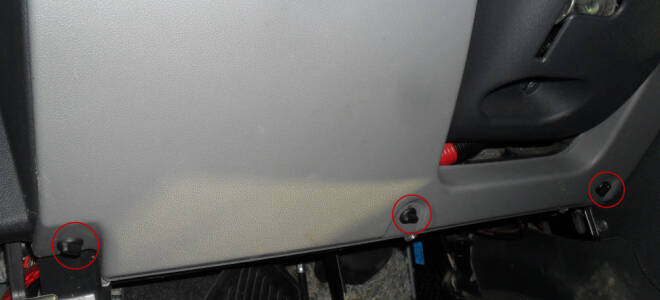 Где находится реле поворотов на приоре